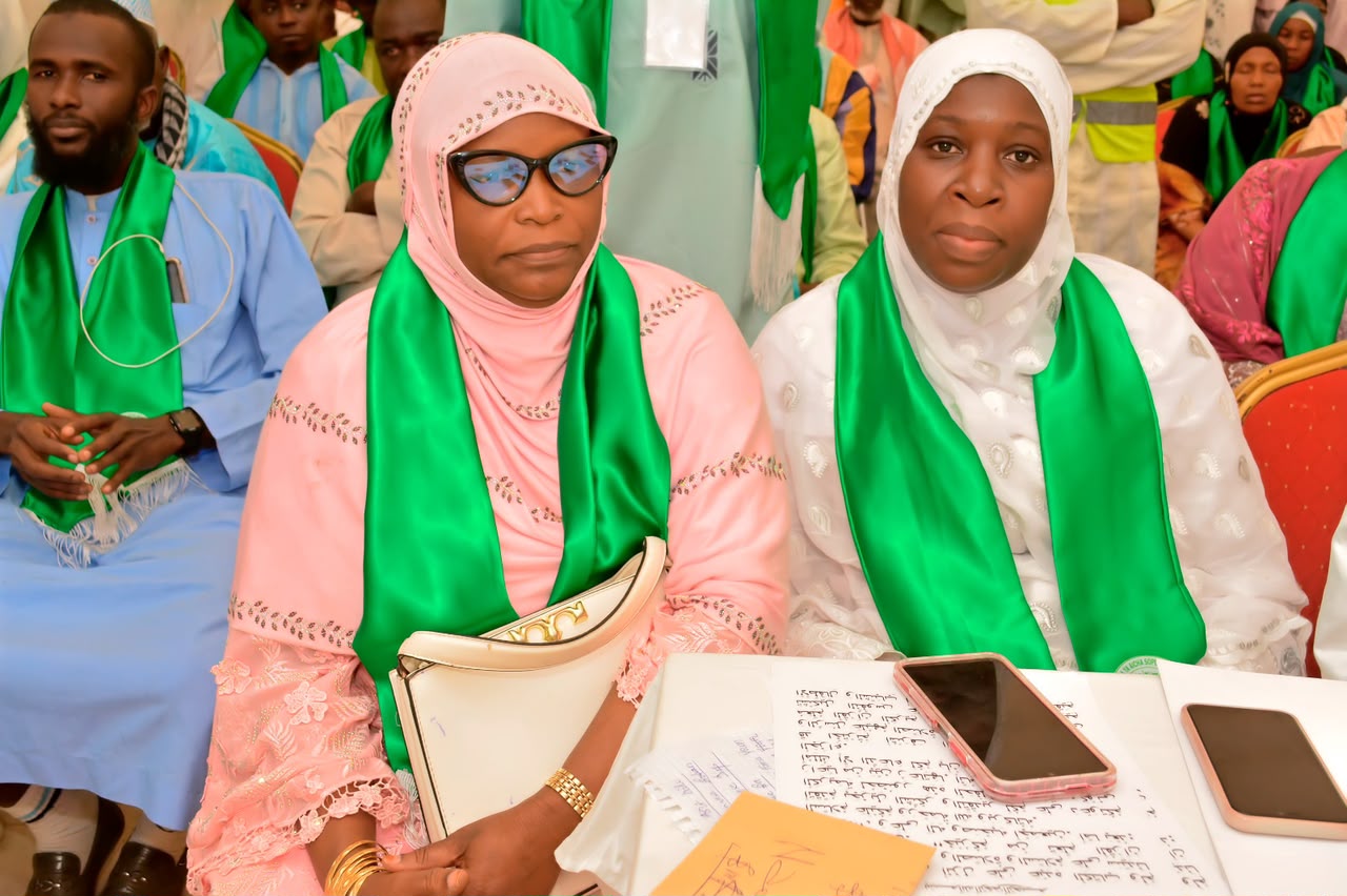 Conférence édition 2025-2026 — photo avec SEYDA KHADIJATOU SYLLE, Présidente Khadimaatoul Kourhane